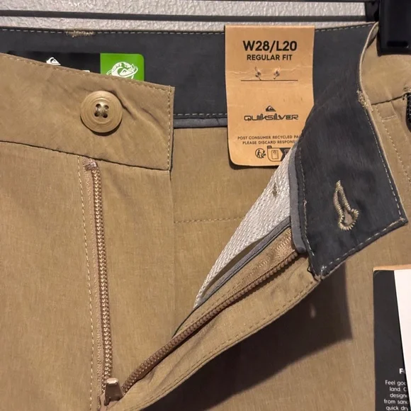 NWT Men’s Quiksilver Khaki Amphibian Walkshorts - Picture 7 of 11